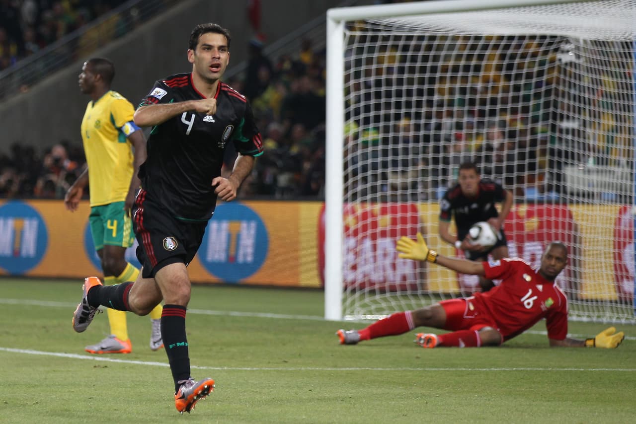 El capitán marcó el tanto del empate 1-1 contra Sudáfrica en 2010. Esa igualdad le permitiría a México sumar para la clasificación a octavos de final, en detrimento de Francia y de los anfitriones. Márquez maravilló al mundo jugando en una posición "mixta" entre central y mediocampista.