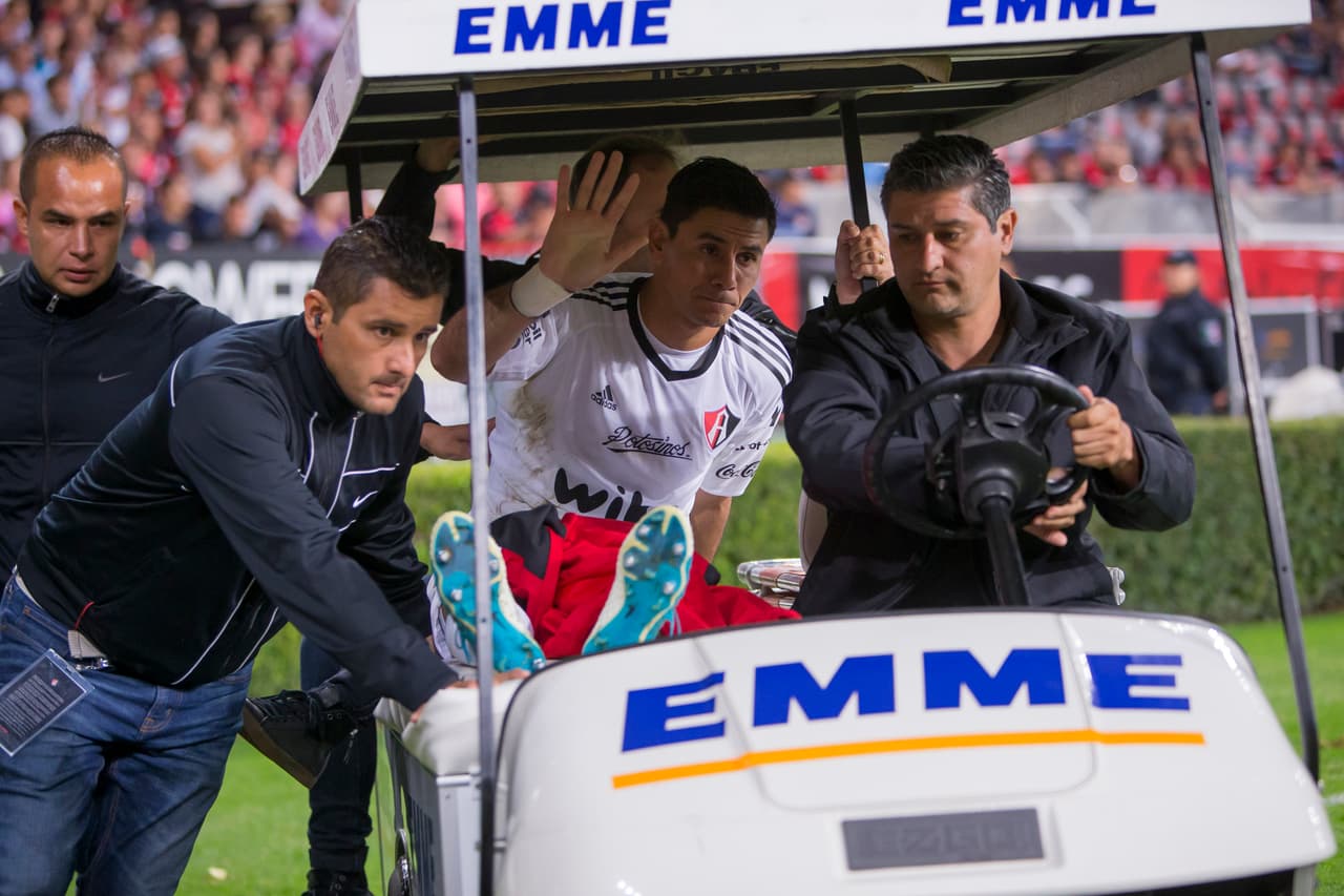 Terrible lesión de Ustari en el Atlas vs. Tigres