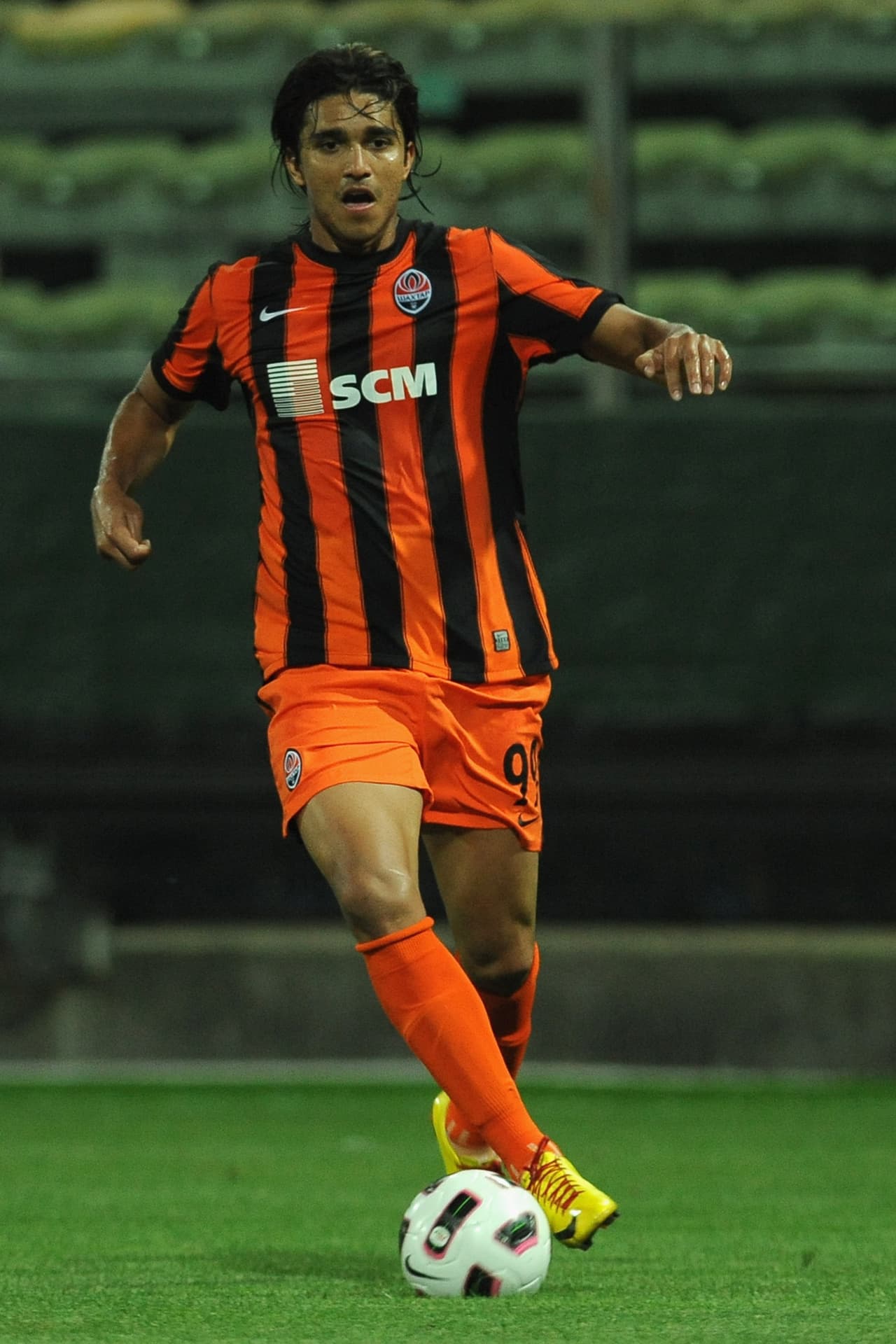 En el 2008 fue vendido al Shakhtar Donetsk de Ucrania por más de 15 millones de dólares, convirtiéndose en el jugador boliviano más caro de la historia.