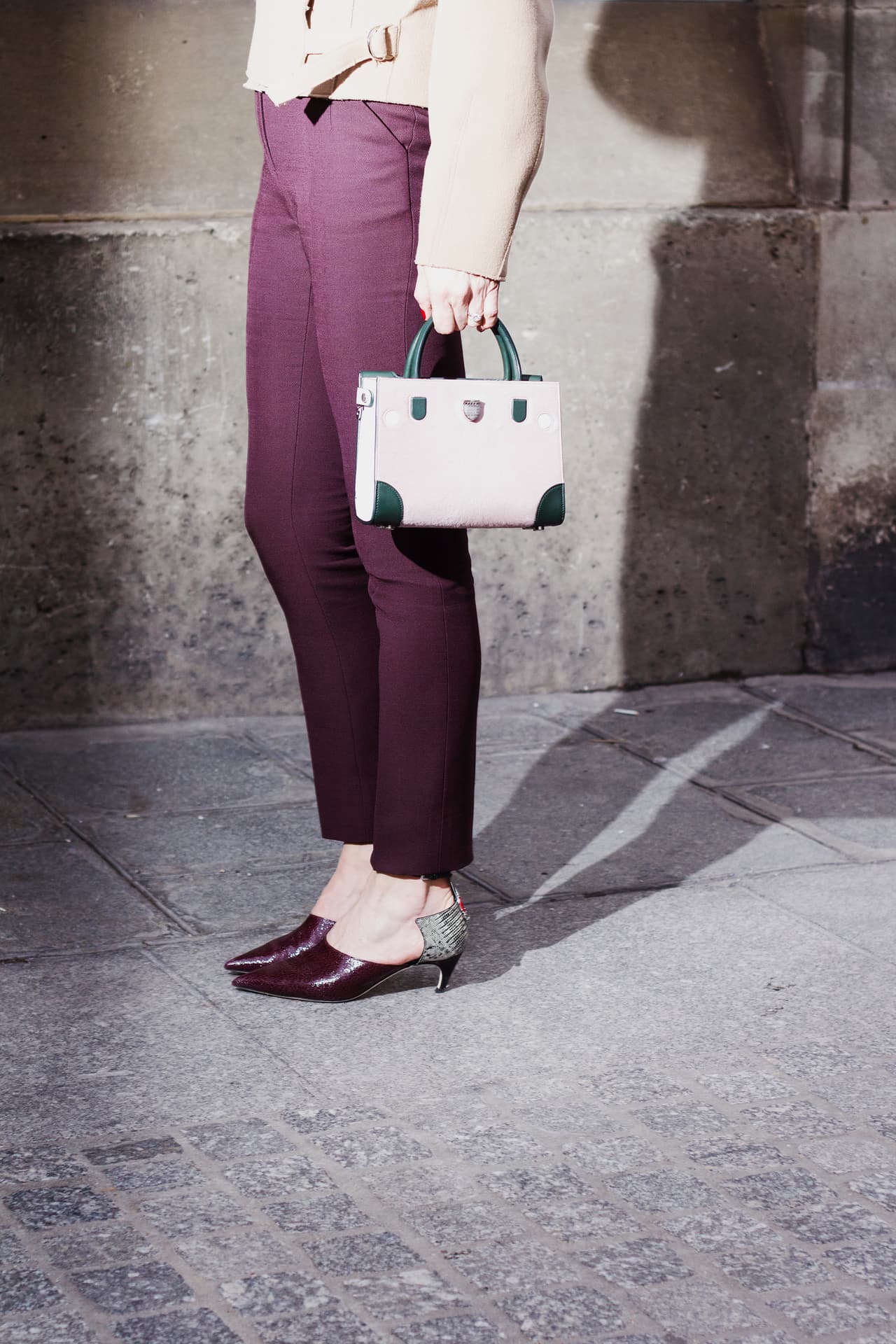 La puntas cerradas que casi tapan todo el pie son otra de las posibilidades para lucir esta tendencia.