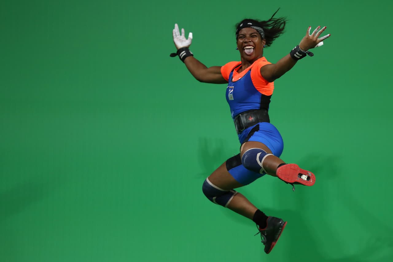 Mathlynn Sasser, pesista de Islas Marshall, compitió en la categoría de 58 kilogramos femenino en levantamiento de pesas y demostró que, a pesar de quedar en el puesto 11, estar en unos Juegos Olímpicos es motivo para tener una gran sonrisa.