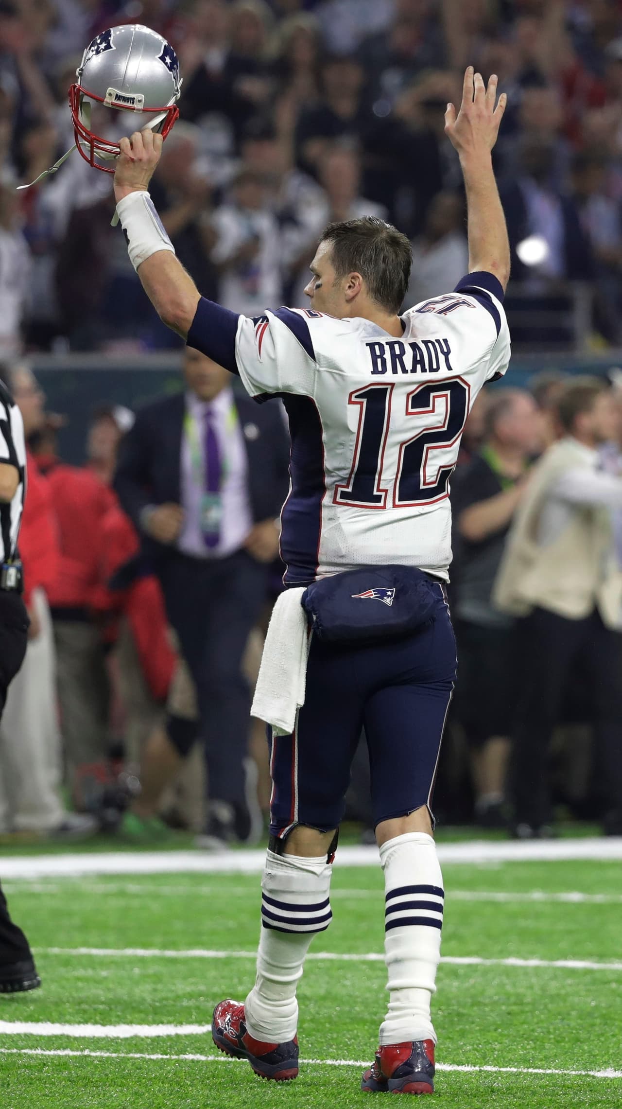 Stephen Gostkowski convirtió una patada de 41 yardas con la que los Patriotas rompieron el cero a dos segundos del medio tiempo.