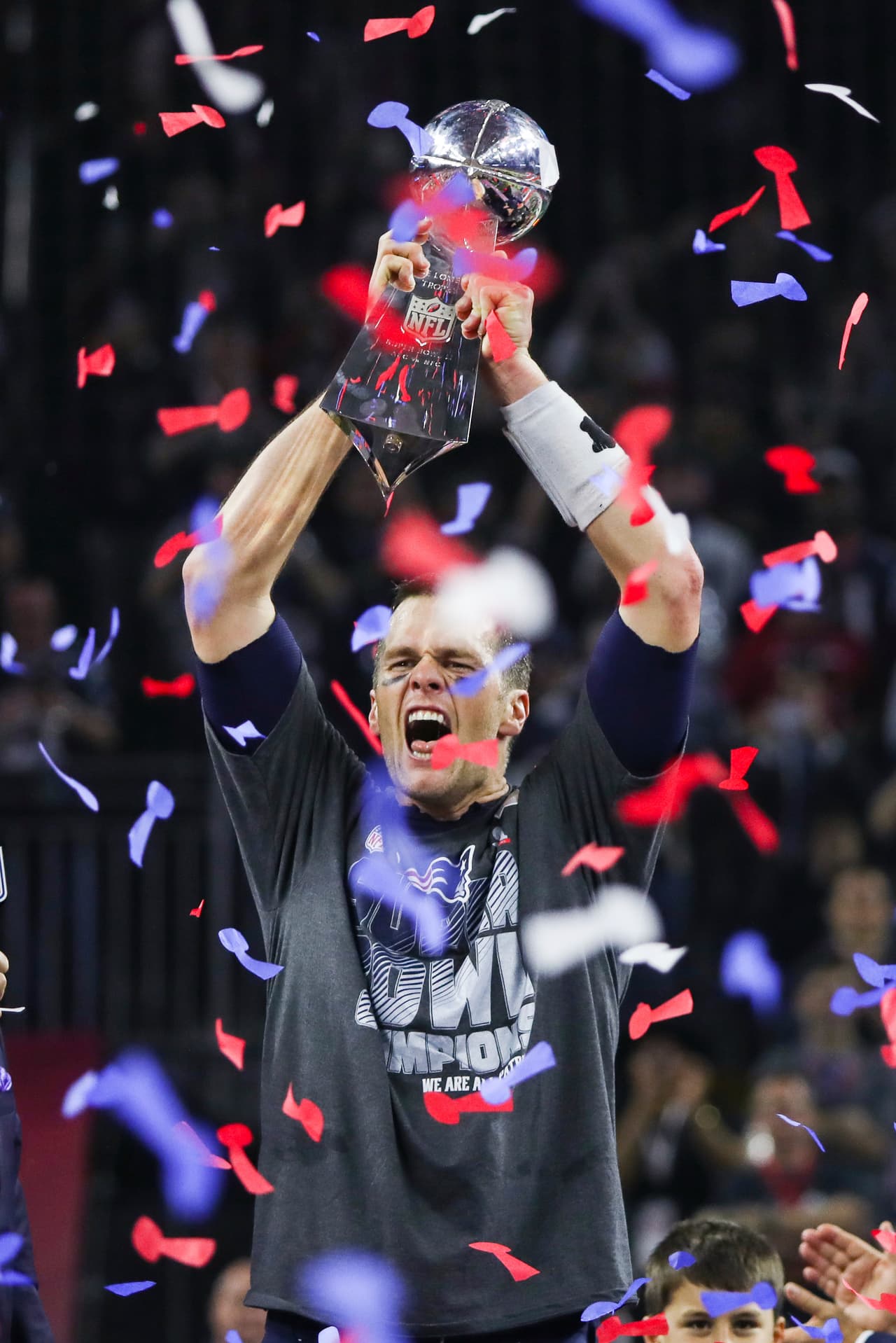 Tom Brady terminó el Super Bolw LI con dos touchdowns y 466 yardas, que constituyen un récord mejorando las 414 yardas logradas por Kurt Warner hace 17 años.