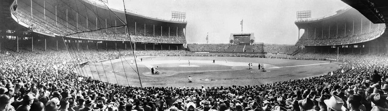 El 10 de octubre llegaron 86 mil 288 espectadores al estadio Municipal de Cleveland para ver el quinto partido de la Serie Mundial. Esa era la mayor multitud en la historia del béisbol.