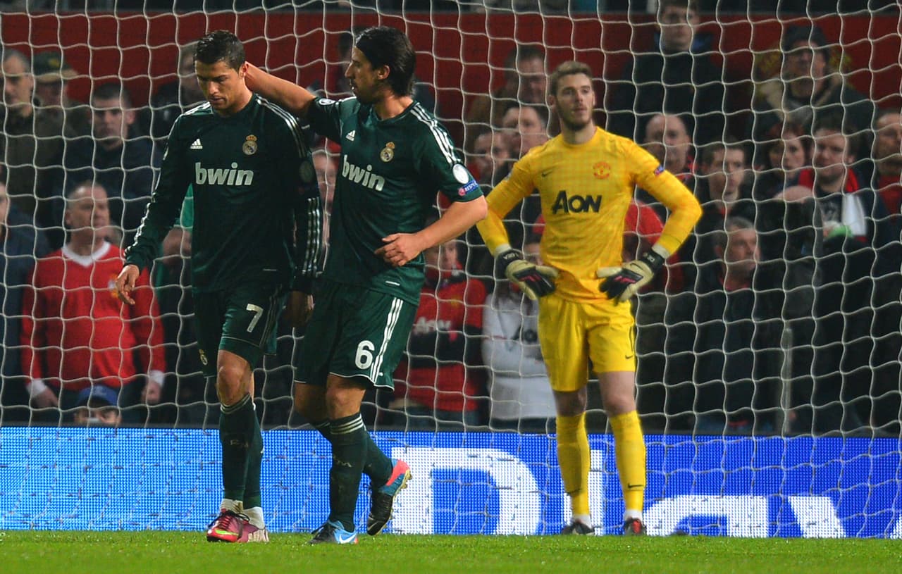 En 2013 Real Madrid y Manchester United protagonizó su tercer duelo de eliminación en Champions. El cuadro dirigido en ese entonces por Mourinho igualó 1-1 en el Bernabéu y luego vencería 2-1 al United con goles de Ronaldo y Modric.