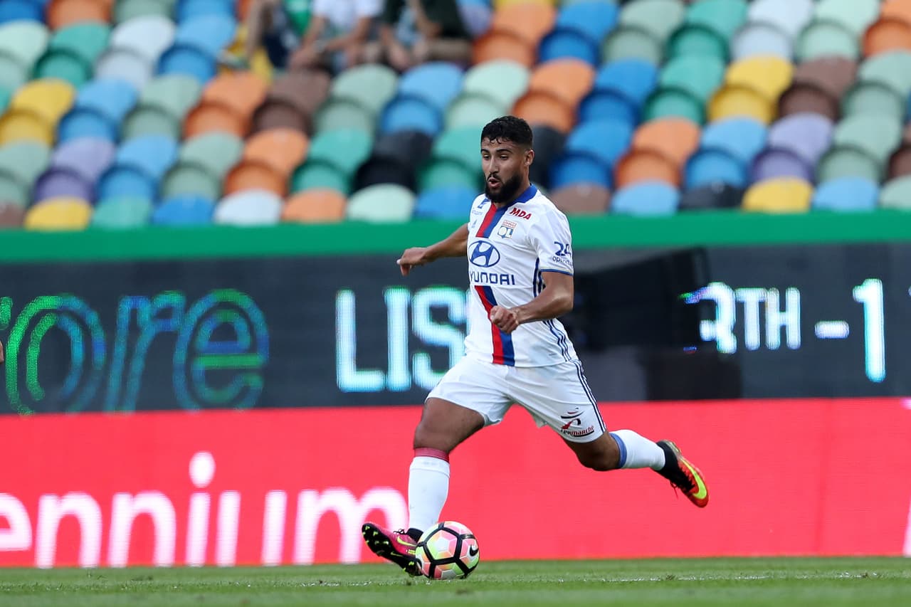 Fekir sufrió una grave lesión que lo alejó de las canchas y ahora, apoyado en la facilidad que tiene para jugar como volante o delantero, tratará de recuperar con el Lyon su brillo. Su talento le ayudará.