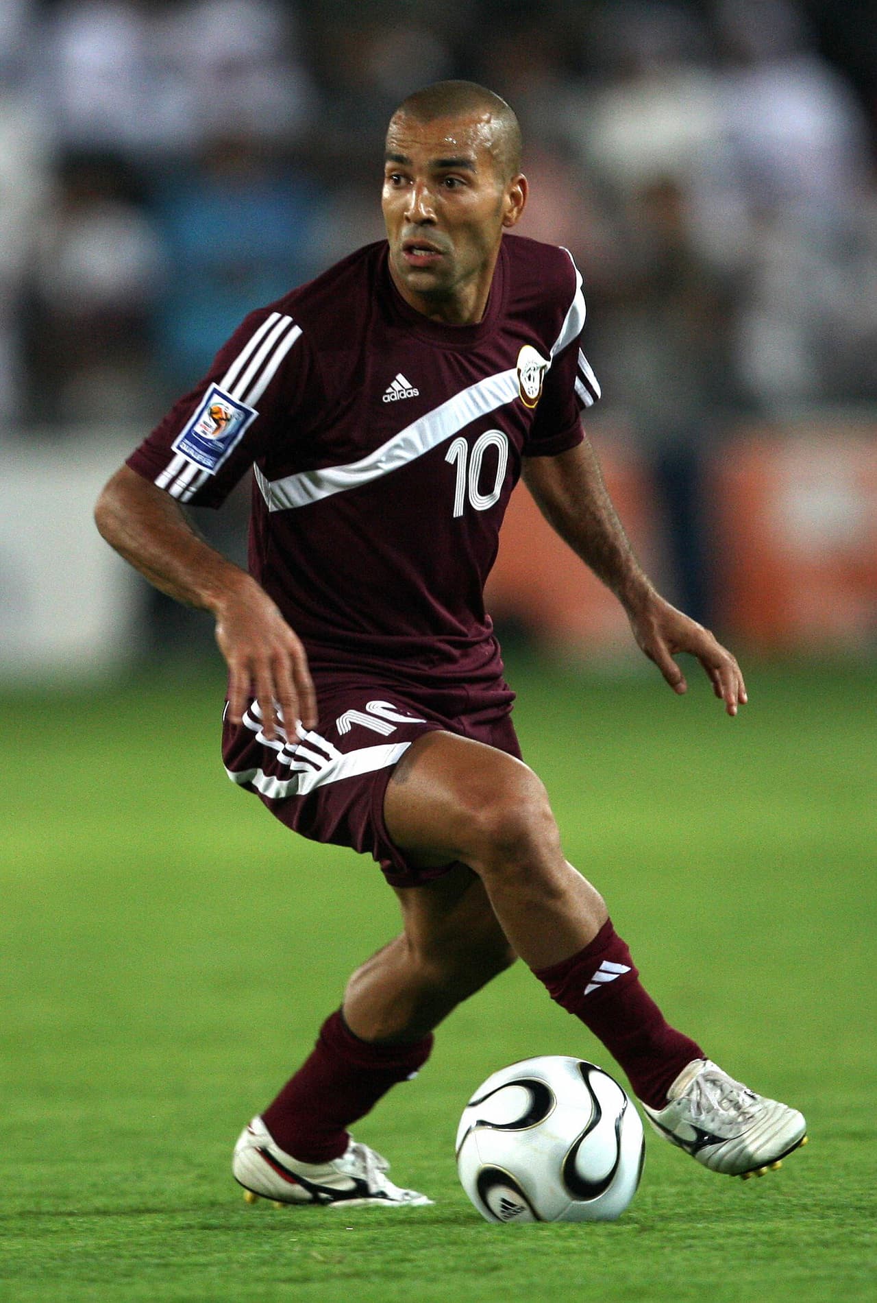 En 2008, la selección de Irak reclamó ante la FIFA que Catar alineó indebidamente al jugador brasileño Emerson Sheik, quien en 2012 ganó la Libertadores con el Corinthians. La FIFA no castigó a Catar.