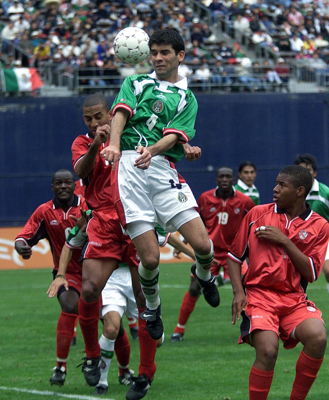 El defensa marcó su primer gol con México en un torneo oficial contra Trinidad y Tobago en el 4-0 en la Copa Oro de ese año. Antes le había anotado a Egipto en un partido por la Copa Carlsberg en 1999.