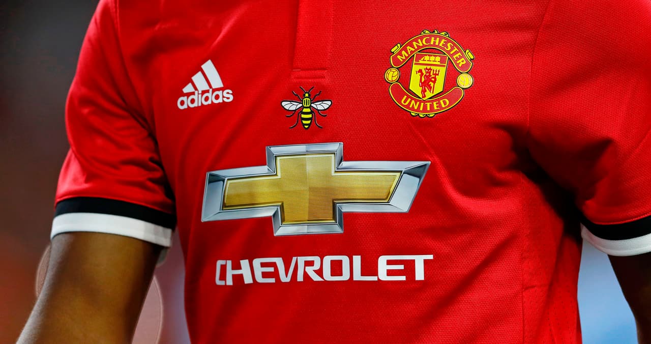 ... y también al United. Pero los clubes de Mánchester no pueden pagar los 222 millones de euros de la claúsula al FC Barcelona sin romper el 'Financial Fair Play'.