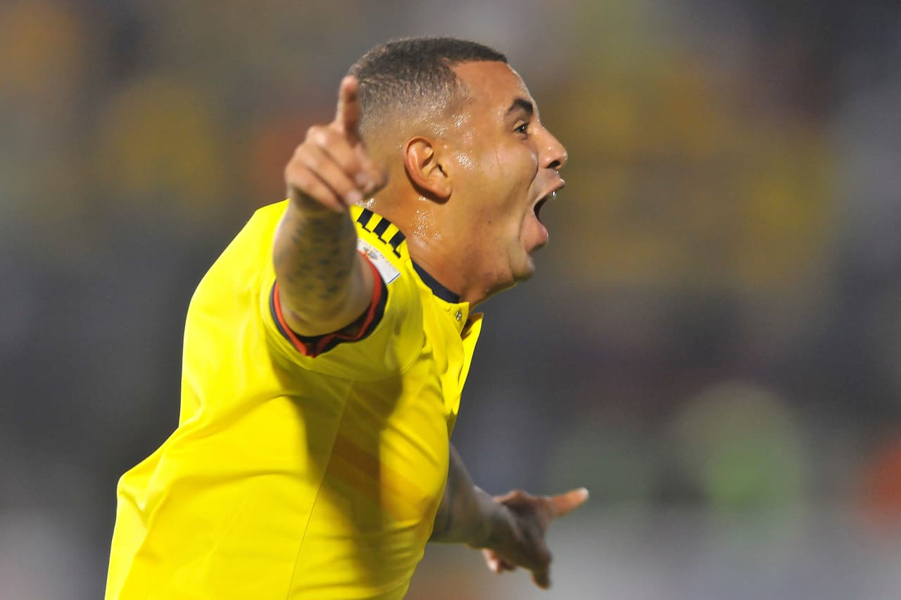 Además es convocado permanentemente a la selección de su país. Y está motivado para clasificar a Rusia 2018.