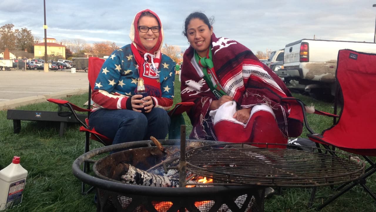 Un asado que unió a estadounidenses y mexicanos.