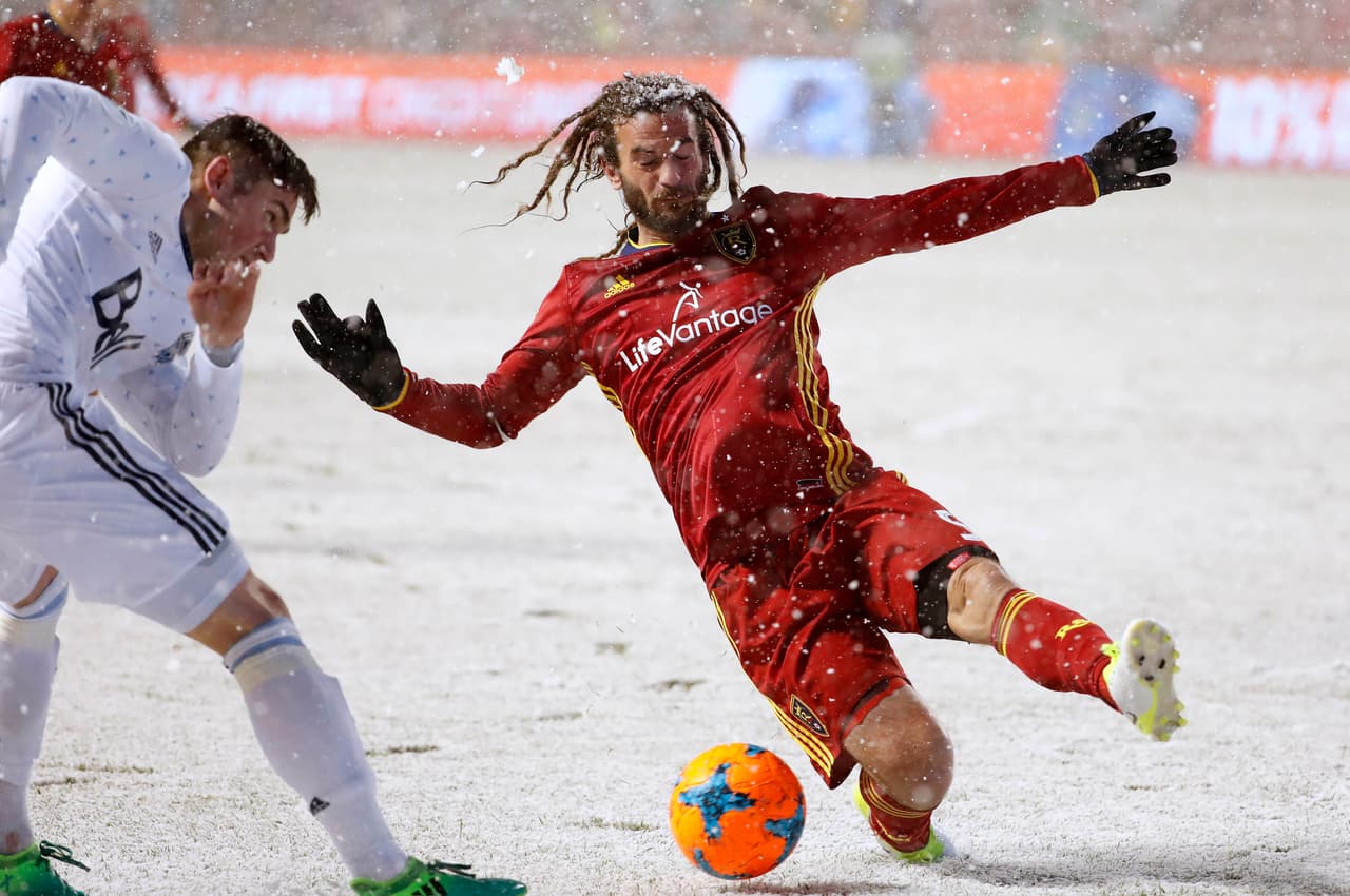 Con tormenta de nieve, balón naranja, y estrenando DT en casa Real Salt Lake goleó a Vancouver