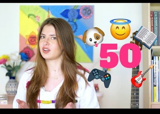 La primera temática de sus videos fue las 50 cosas que no sabías de
<b>Daniela Aedo</b>, recibiendo un sinfín de comentarios por sus declaraciones, pues ahí aseguró que le encantaría regresar a las telenovelas, aunque no ha llegado una propuesta concreta para hacerlo.
