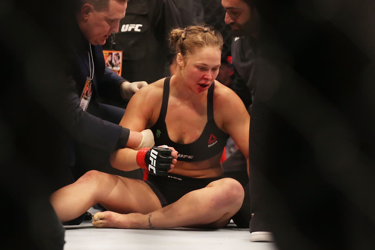 Ronda Rousey derrotada por Holly Holmes