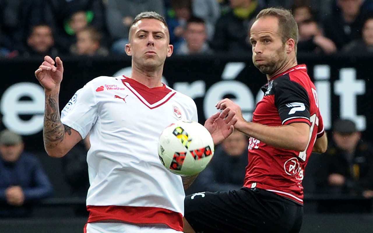 A mediados de 2016, el francés llegó a Girondins de Burdeos, donde apenas marcó tres goles en 31 partidos y una temporada discreta que llevó a su salida al Antalyaspor de Turquía.