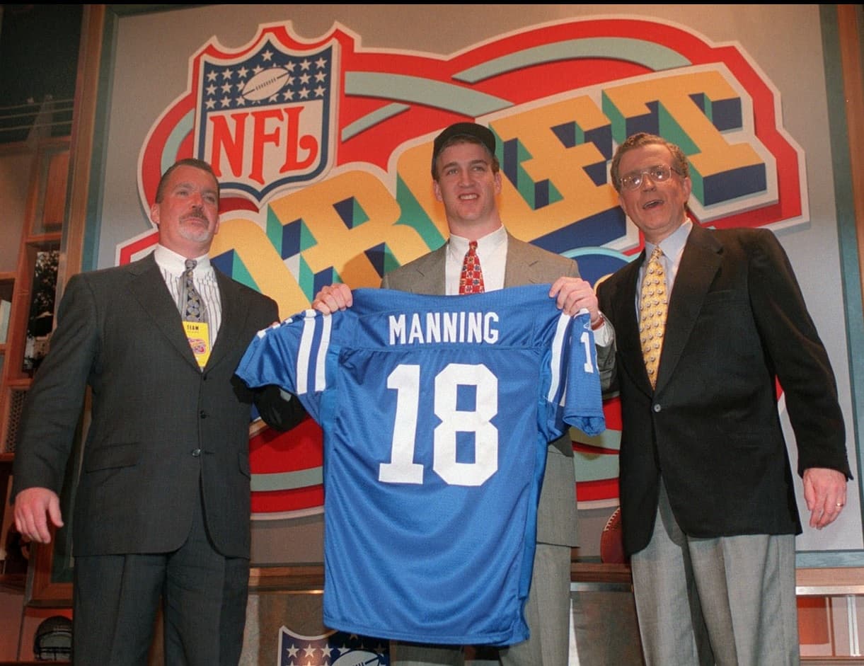 Primera selección global por los Indianapolis Colts el 18 de abril de 1998.