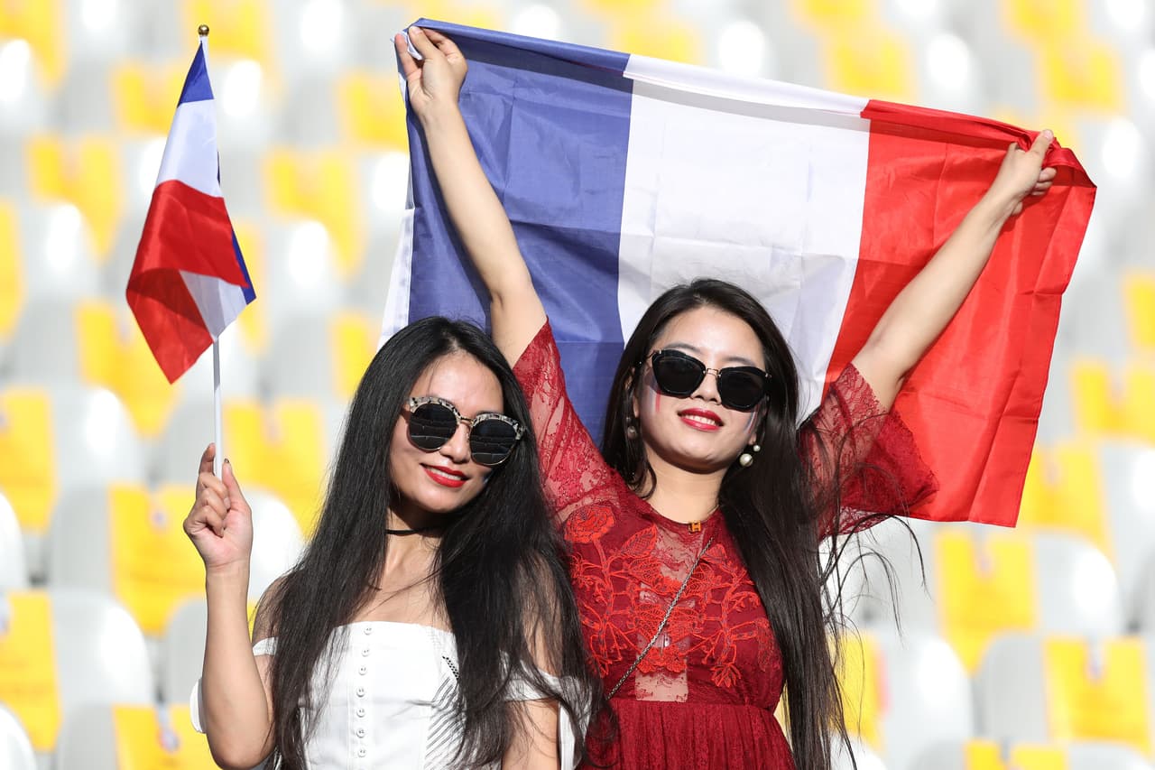 Ellas dieron el toque bello en la final Portugal vs. Francia durante la Eurocopa 2016.