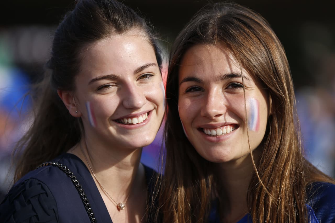Ellas dieron el toque bello en la final Portugal vs. Francia durante la Eurocopa 2016.