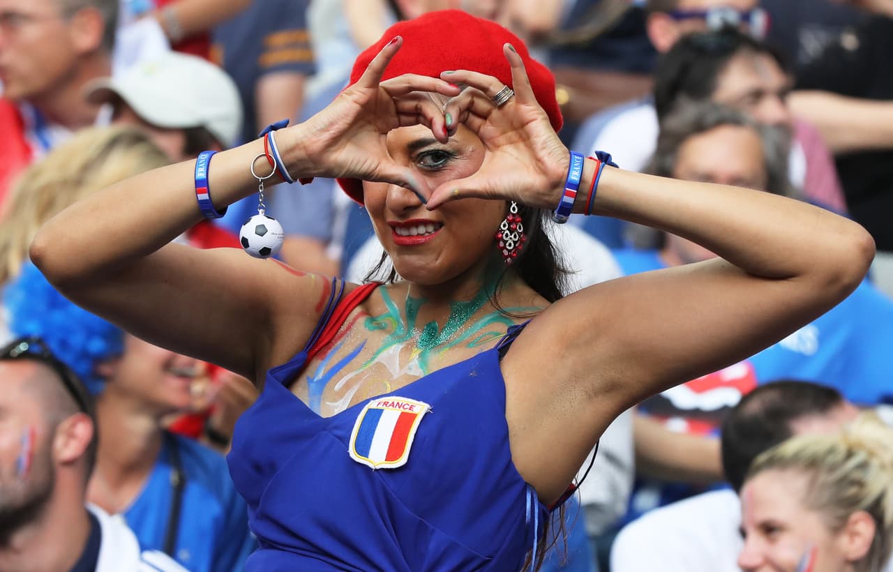 Ellas dieron el toque bello en la final Portugal vs. Francia durante la Eurocopa 2016.