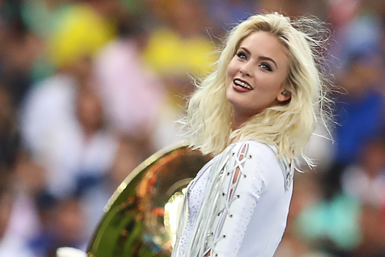 Ellas dieron el toque bello en la final Portugal vs. Francia durante la Eurocopa 2016.