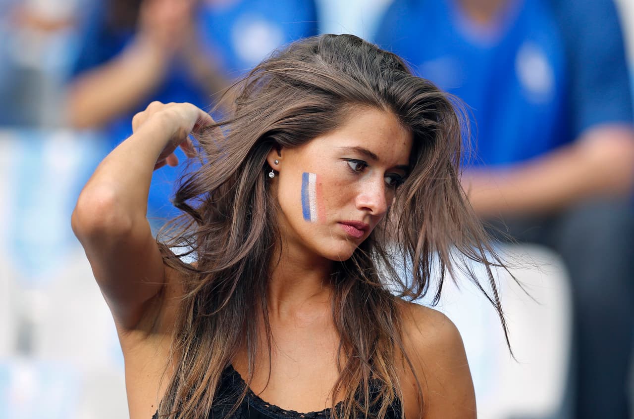 Ellas dieron el toque bello en la final Portugal vs. Francia durante la Eurocopa 2016.