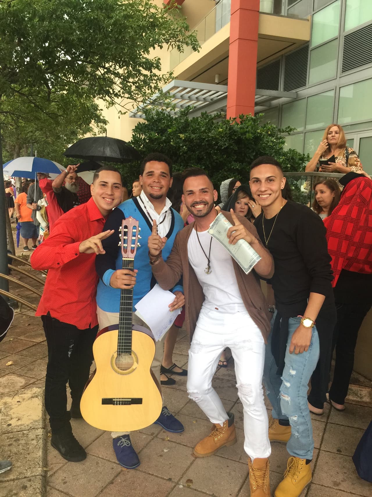Chicas y chicos con talento llegaron de toda la isla, rompieron récord de asistencia y hasta la lluvia soportaron, así fue como los boricuas dejaron claro que vienen fuerte en la segunda temporada de La Banda.