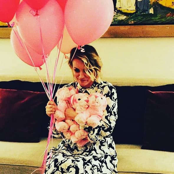 La protagonista del show 'The Big Bang Theory' celebró ya sus 30 años.