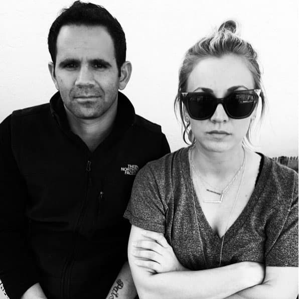 Es propiedad del mexicano Eduardo Serio, con quien posó Cuoco.