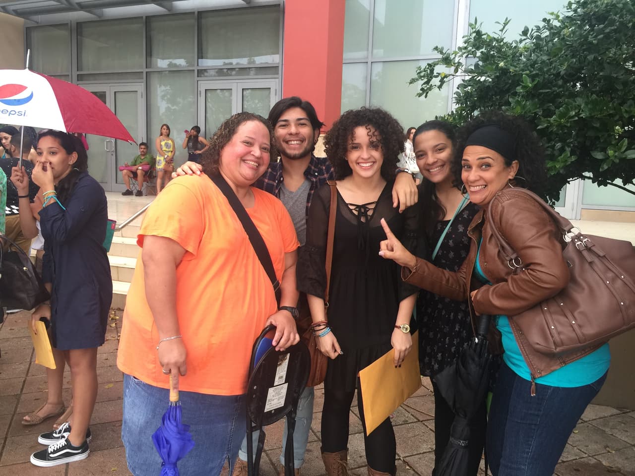 Chicas y chicos con talento llegaron de toda la isla, rompieron récord de asistencia y hasta la lluvia soportaron, así fue como los boricuas dejaron claro que vienen fuerte en la segunda temporada de La Banda.