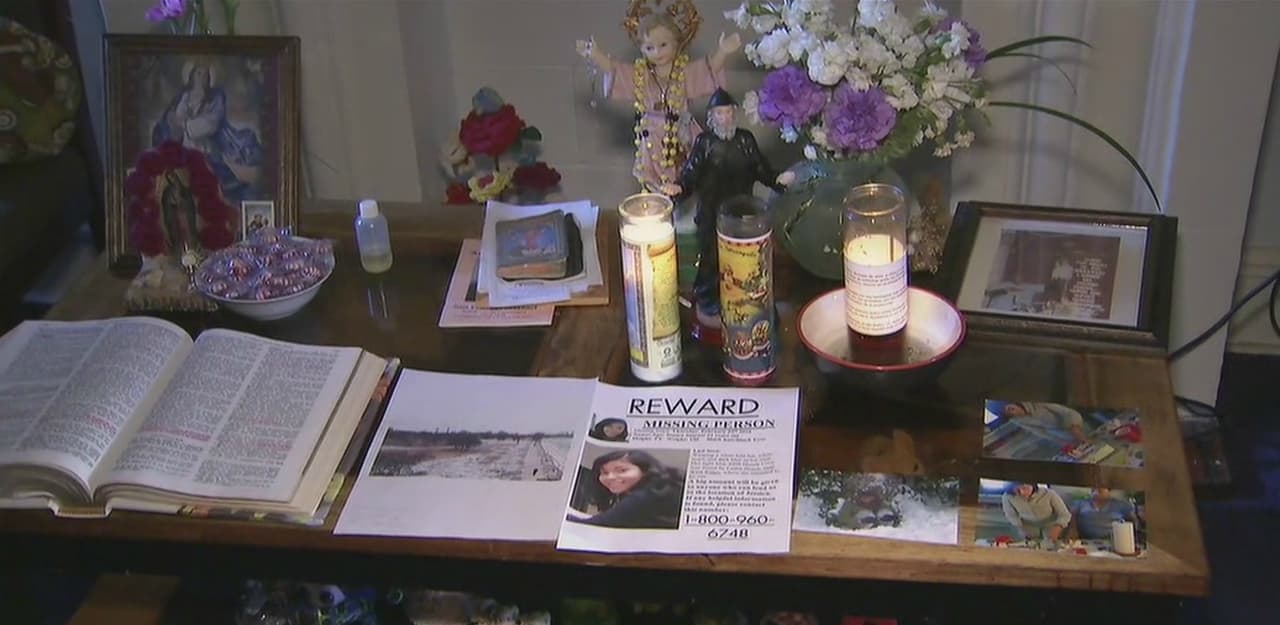 Después de hallar el automóvil, la policía de Chicago informó a la familia Suárez que habían encontrado las pertenecías de la joven en el interior del vehículo con excepción de su teléfono celular, al que llamaron varias veces sin obtener respuesta.