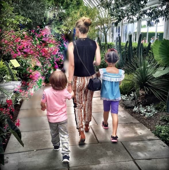 Y mucho más si tiene hijos y 45 años de edad.