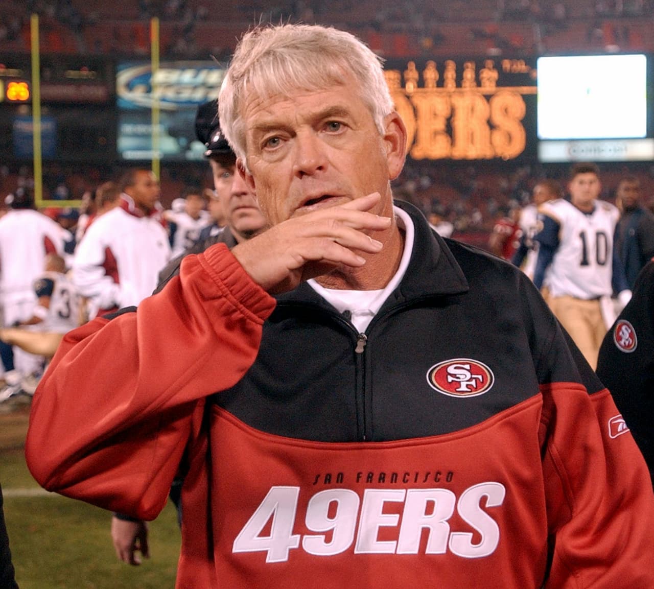 Dennis Erickson (2003-2004) (9 victorias, 23 derrotas).