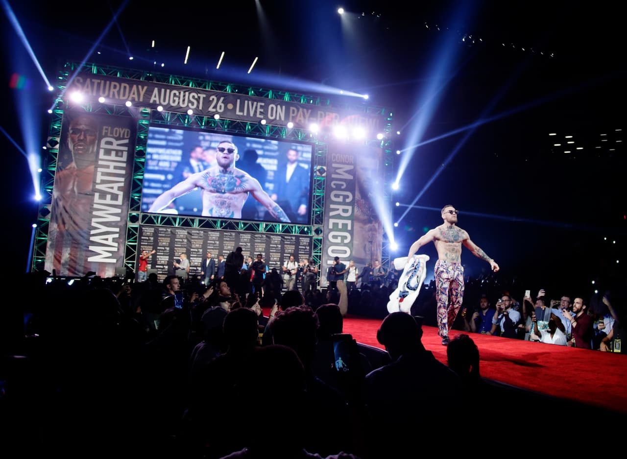 El irlandés, que en las artes marciales mixtas ha dominado las divisiones pluma y ligero de la UFC (Ultimate Fighting Championship), reiteró en este segundo cara a cara los supuestos problemas económicos que alega tener Mayweather.