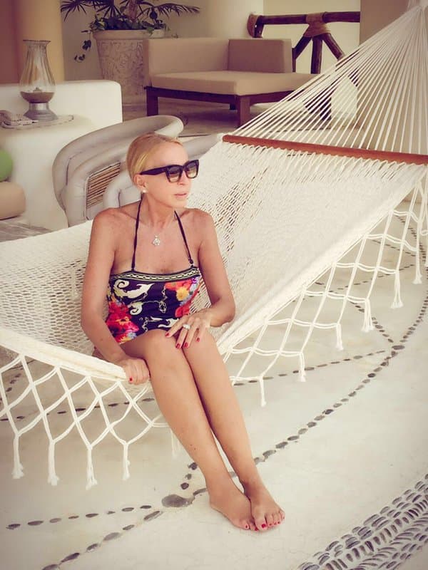 Se relajó con la hermosa vista del mar.