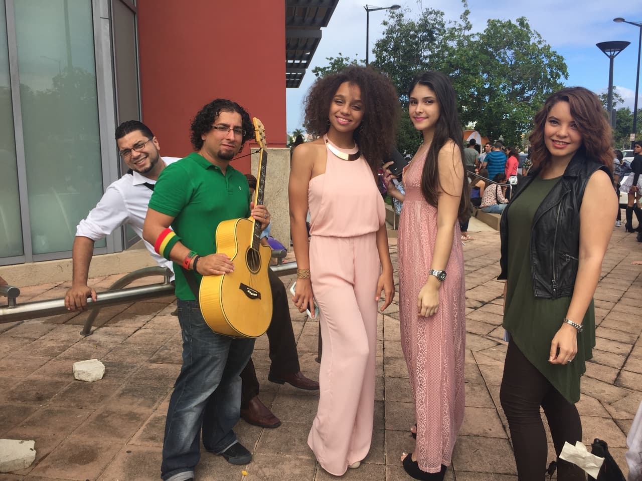 Chicas y chicos con talento llegaron de toda la isla, rompieron récord de asistencia y hasta la lluvia soportaron, así fue como los boricuas dejaron claro que vienen fuerte en la segunda temporada de La Banda.