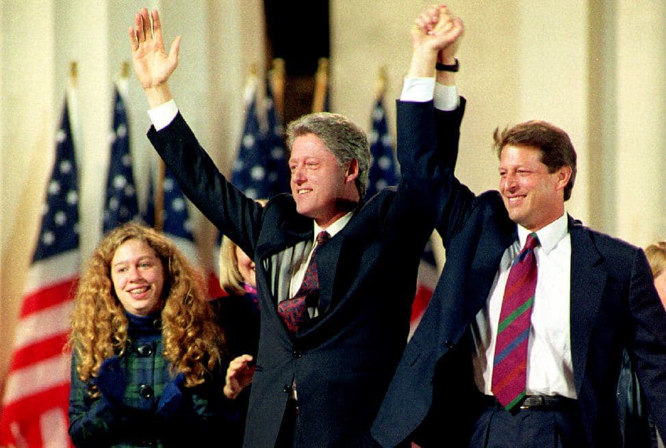 Fue, sin embargo, en 1993, cuando Chelsea experimentó un cambio radical en su vida cuando su padre se convirtió en el 42 Presidente de los Estados Unidos y se mudaron a Washington.