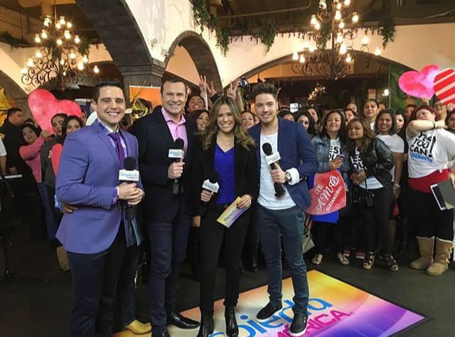 Te damos los buenos días desde la hermosa ciudad de Los Ángeles. (11 de febrero, 2016)