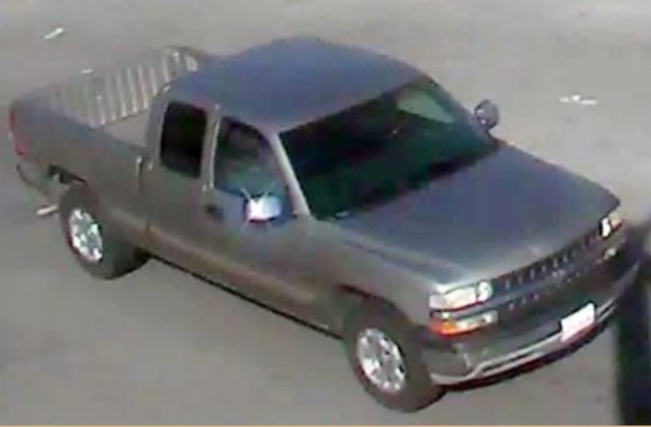 El vehículo que supuestamente conduce el sospechoso.