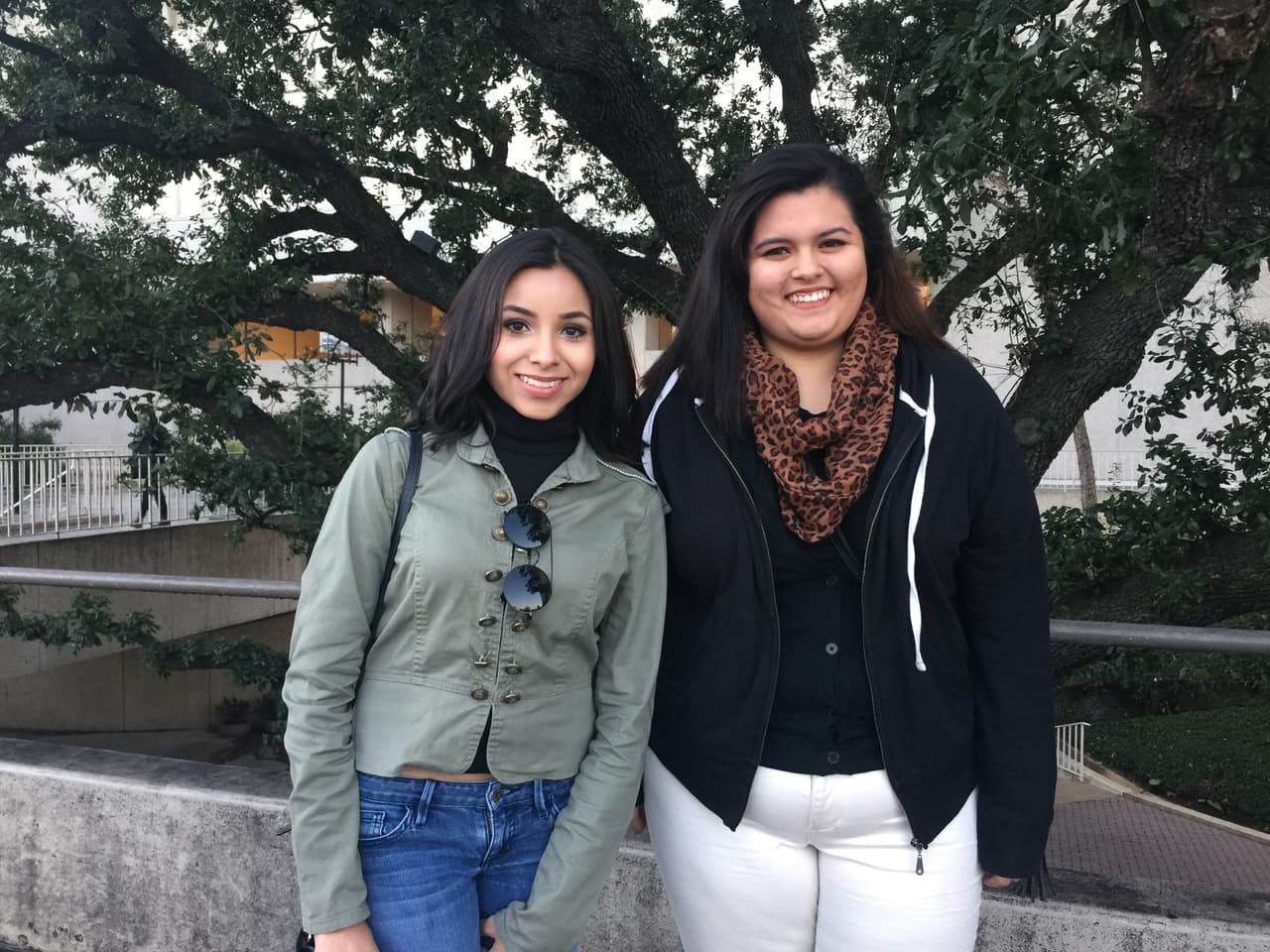 Cantando y con toda la energía se hicieron sentir los jóvenes texanos que madrugaron en busca de la oportunidad de sus vidas. Cada uno tuvo la misión de convencernos con su talento, personalidad y estilo único, muchos audicionaron pero sólo los mejores subirán al escenario.