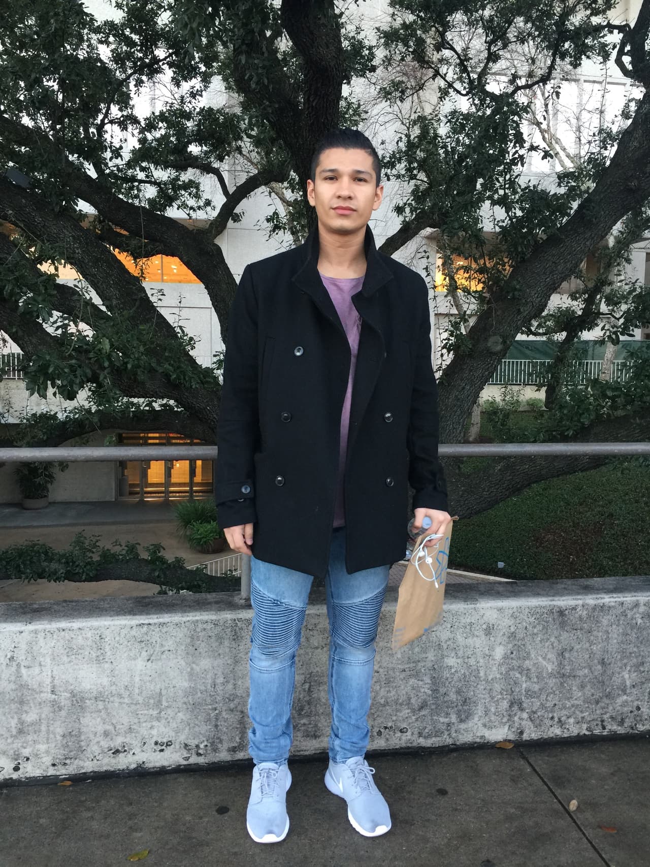 Cantando y con toda la energía se hicieron sentir los jóvenes texanos que madrugaron en busca de la oportunidad de sus vidas. Cada uno tuvo la misión de convencernos con su talento, personalidad y estilo único, muchos audicionaron pero sólo los mejores subirán al escenario. da Houston