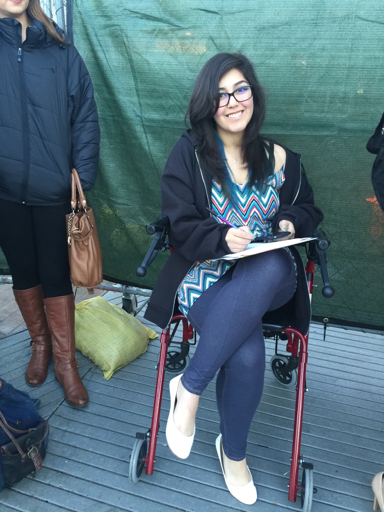 Cantando y con toda la energía se hicieron sentir los jóvenes texanos que madrugaron en busca de la oportunidad de sus vidas. Cada uno tuvo la misión de convencernos con su talento, personalidad y estilo único, muchos audicionaron pero sólo los mejores subirán al escenario.