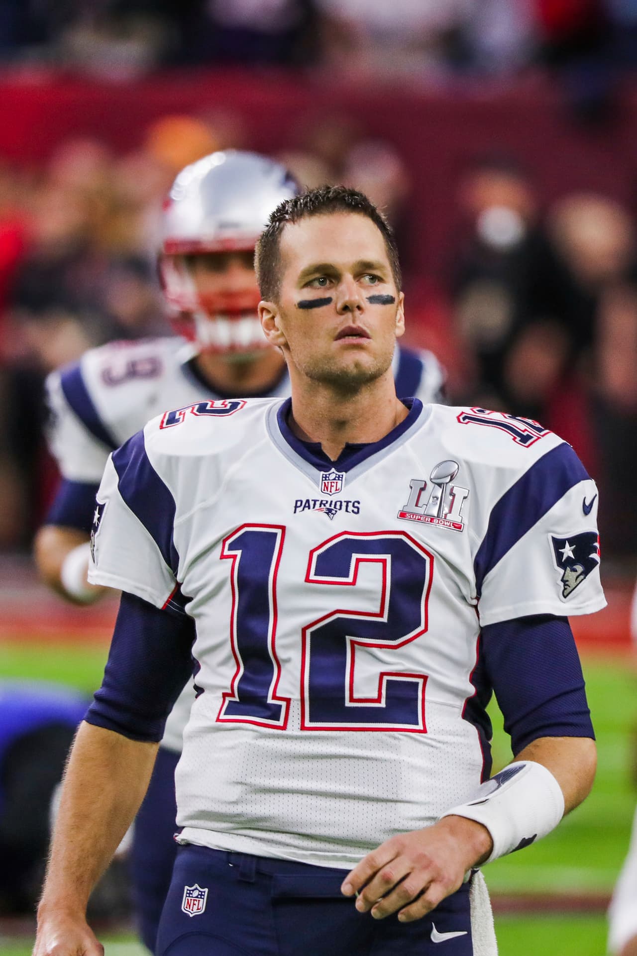 Pese a que ninguno de las dos escuadras se estaba haciendo daño, Tom comenzaba a mostrar un gesto de preocupación pues su ofensiva no caminaba.