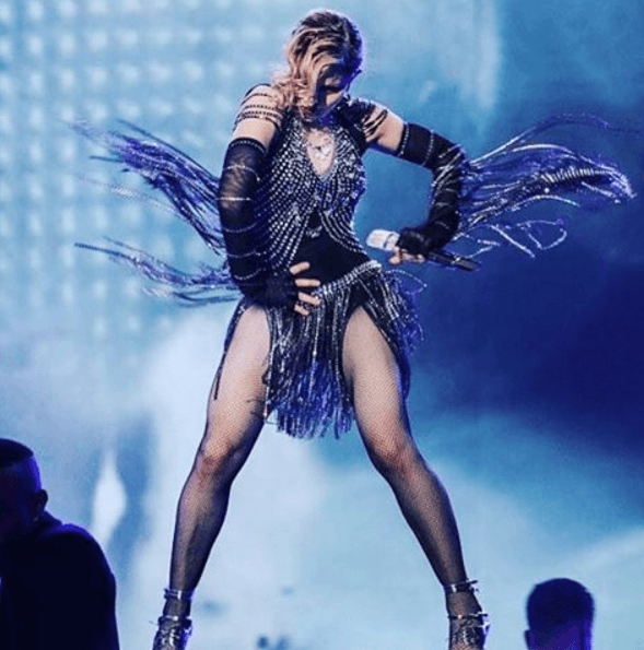 Aunque eso sí, sus presentaciones han dejado mucho de qué hablar, ya que ha estado llegando súper tarde, aparentemente se le ha visto ebria y otros detalles que han incomodado a sus seguidores.