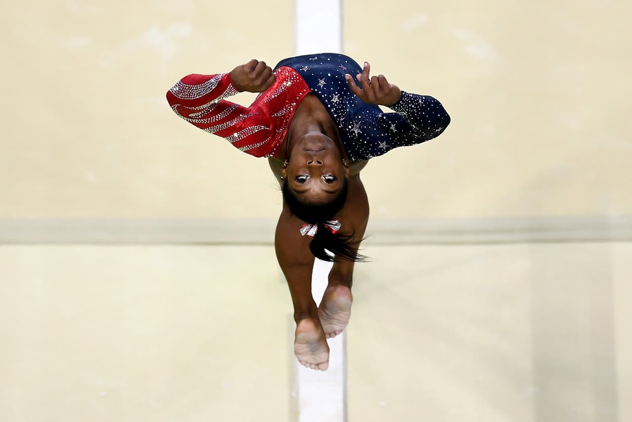 La estadounidense Simone Biles fue la gran figura de la gimnasia al obtener cuatro oros de los cinco posibles, pues en barra se quedó con el bronce. Sobresaliente a pesar de ese tercer lugar que le arrebató la perfección.