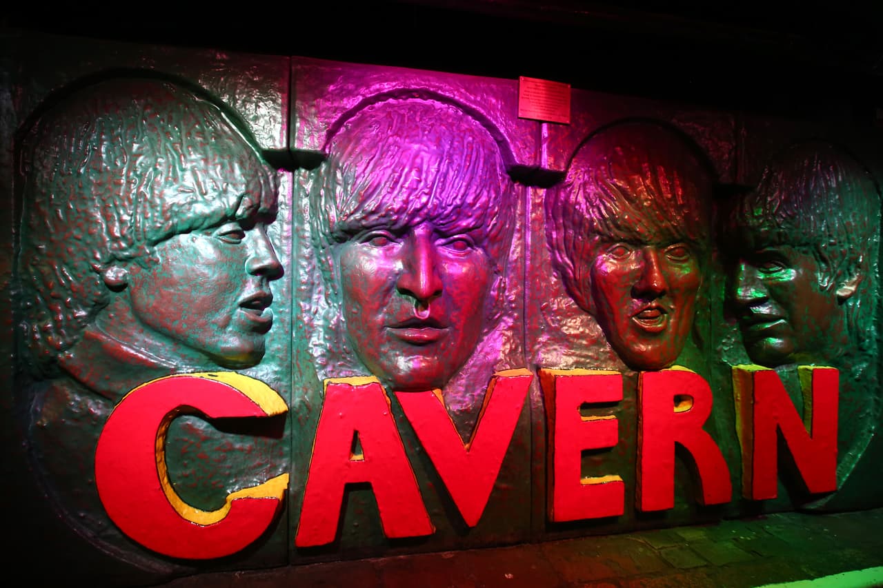 Los rostros de los Beatles están impregnados en las paredes del club The Cavern, localizado en el 10 de la calle Mathew, en Liverpool.