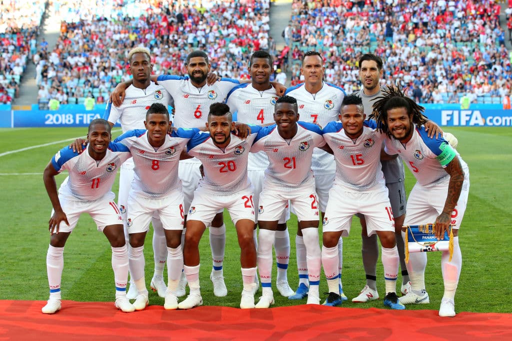 En el Mundial de Rusia 2018, Román Torres (derecha) fue el capitán en los tres partidos que disputó Panamá contra Bélgica, Inglaterra y Túnez.