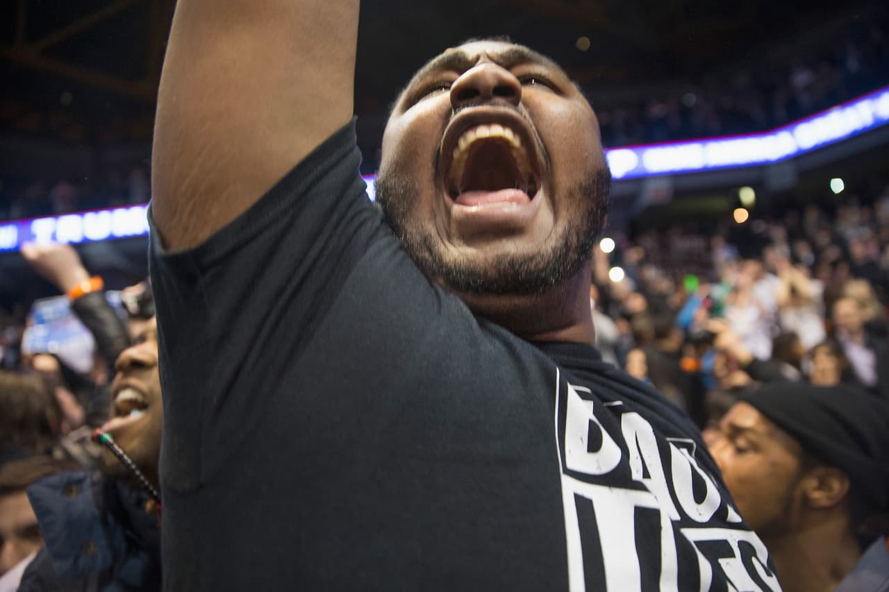 Quienes protestaron en contra del candidato republicano eran, en su mayoría, hispanos y negros.