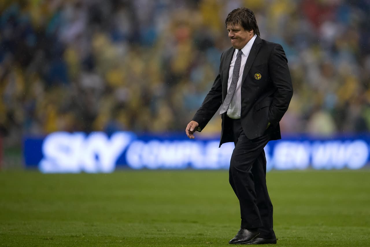 La impotencia en los minutos finales y bajo la lluvia se hizo evidente en América, incluido su técnico Miguel Herrera.