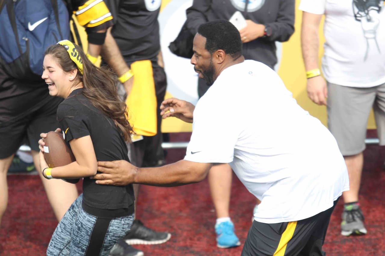 Jóvenes y niños acudieron a las clínicas impartidas por leyendas de los Steelers en México. Checa las mejores tomas.