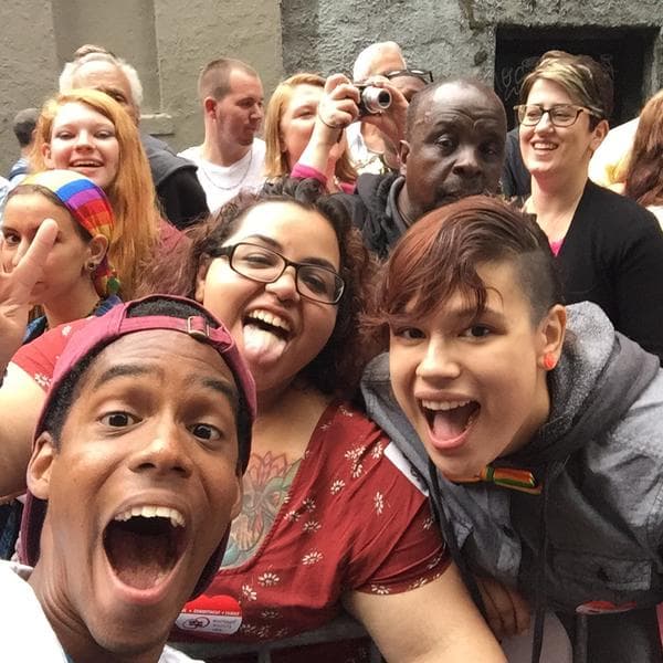 Miles marcharon por las calles de Manhattan para celebrar el Orgullo Gay.